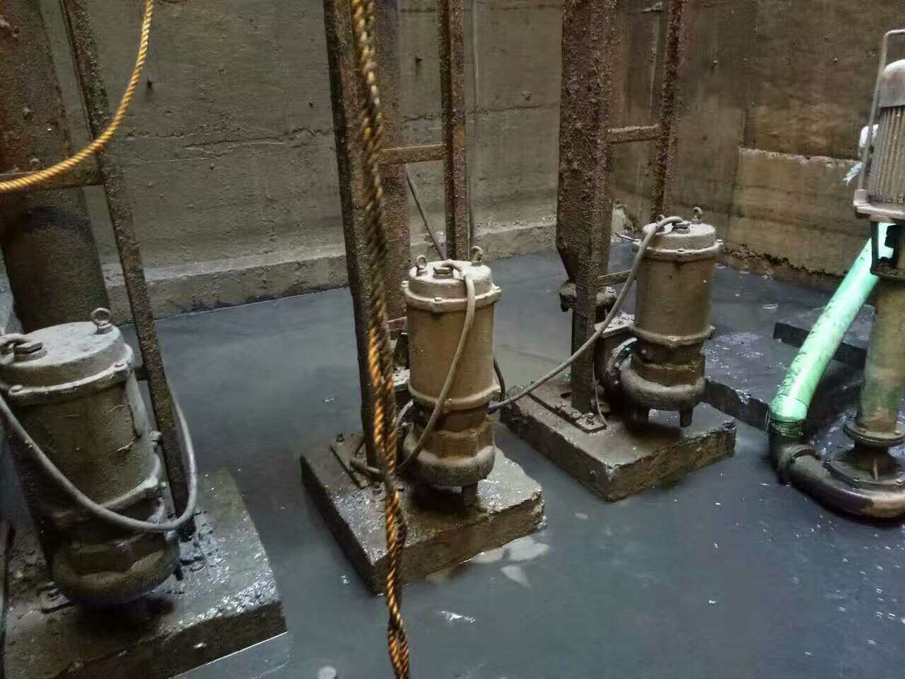 庆元污水池清理